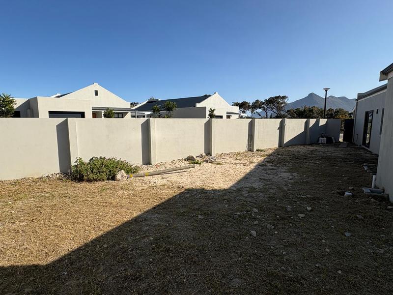 To Let 3 Bedroom Property for Rent in Capri Western Cape